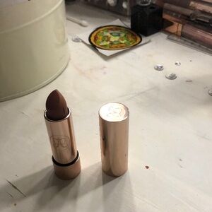 Anastasia Beverly Hills lipstick